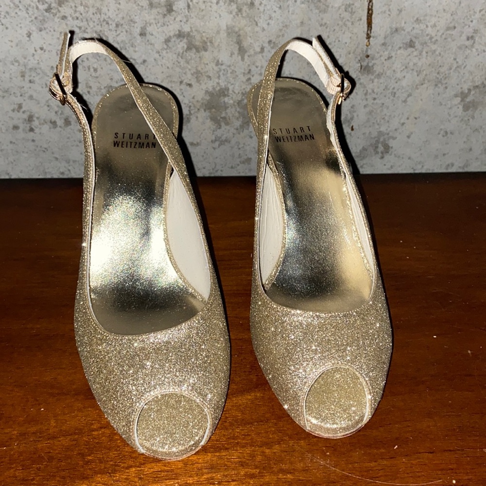 Stuart Weitzman gold sparkle heel. Size 7
